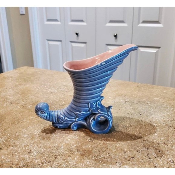 Vintage Red Wing #1095 Blue and Pink Lined Cornucopia Vase - Picture 3 of 6